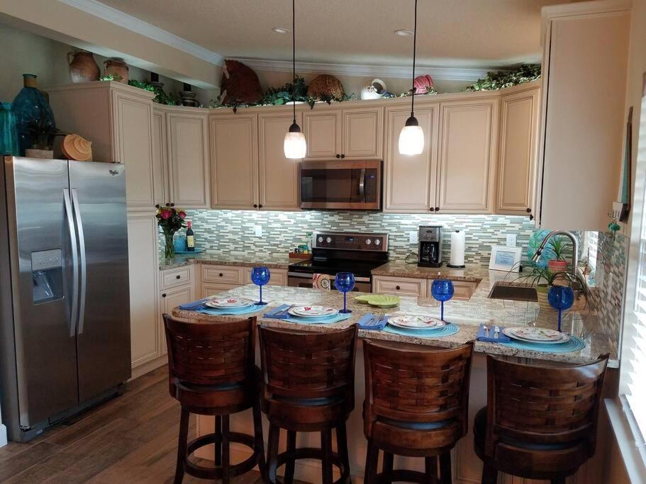 Bahamian Cottage - Heated Pool Walk To The Beach โคโคบีช ภายนอก รูปภาพ