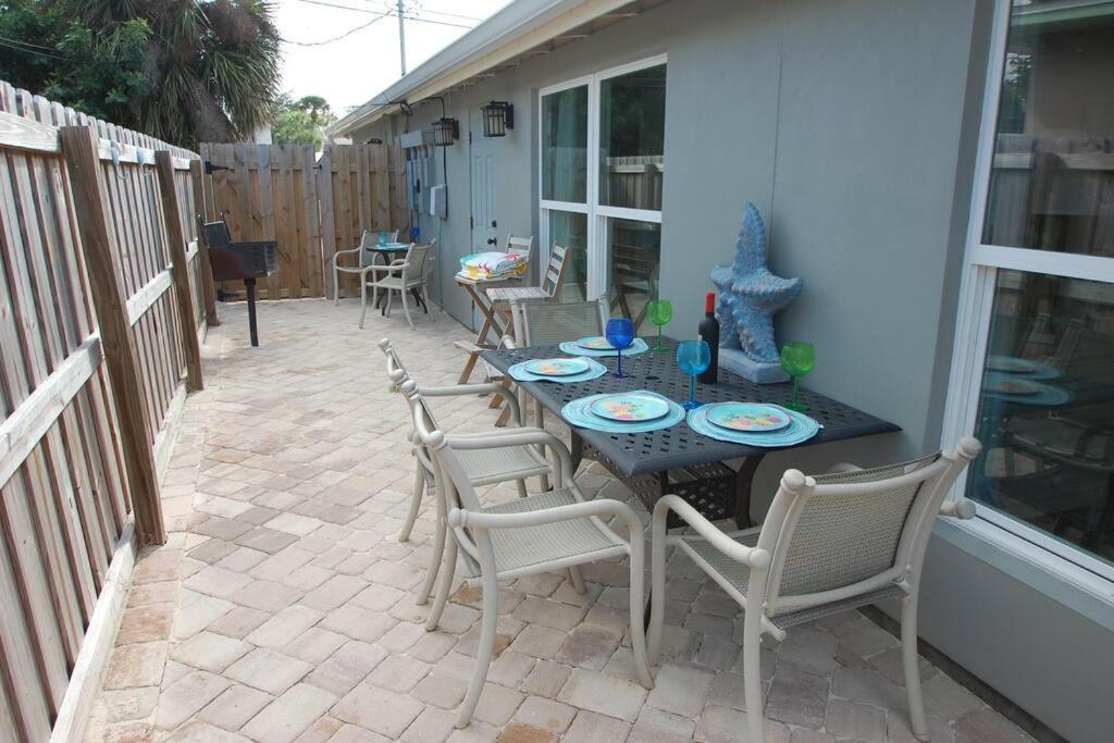 Bahamian Cottage - Heated Pool Walk To The Beach โคโคบีช ภายนอก รูปภาพ