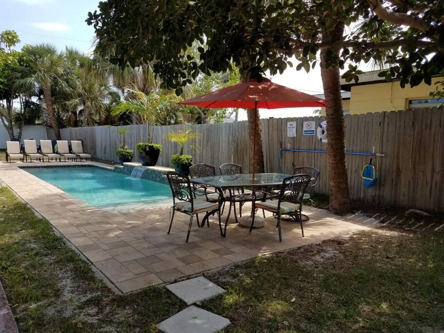 Bahamian Cottage - Heated Pool Walk To The Beach โคโคบีช ภายนอก รูปภาพ