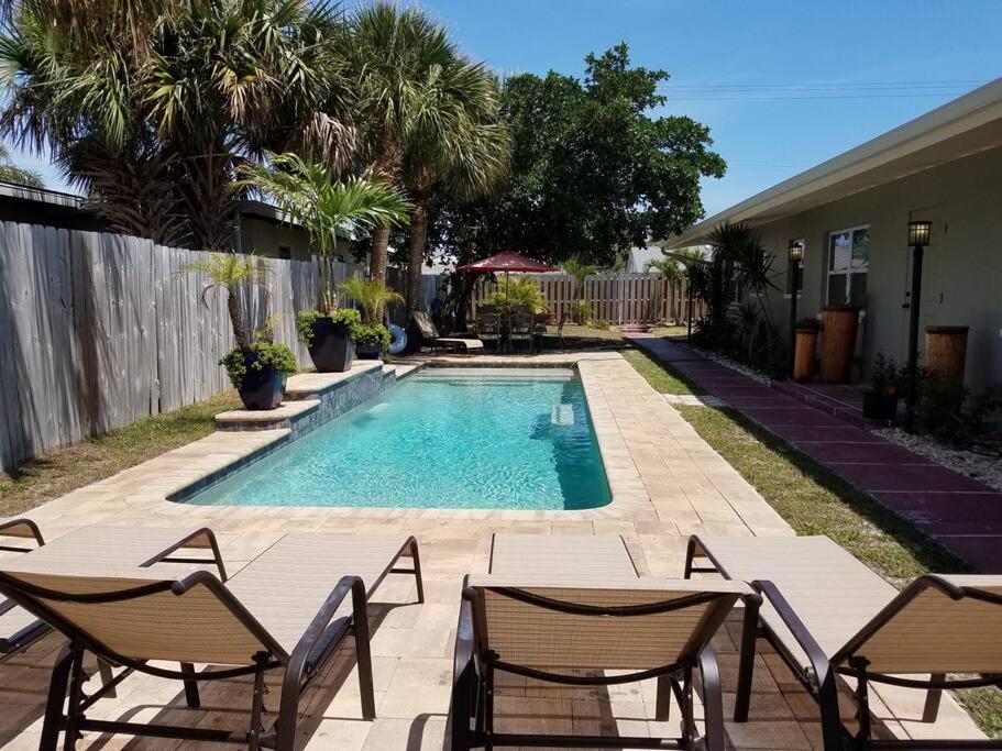Bahamian Cottage - Heated Pool Walk To The Beach โคโคบีช ภายนอก รูปภาพ