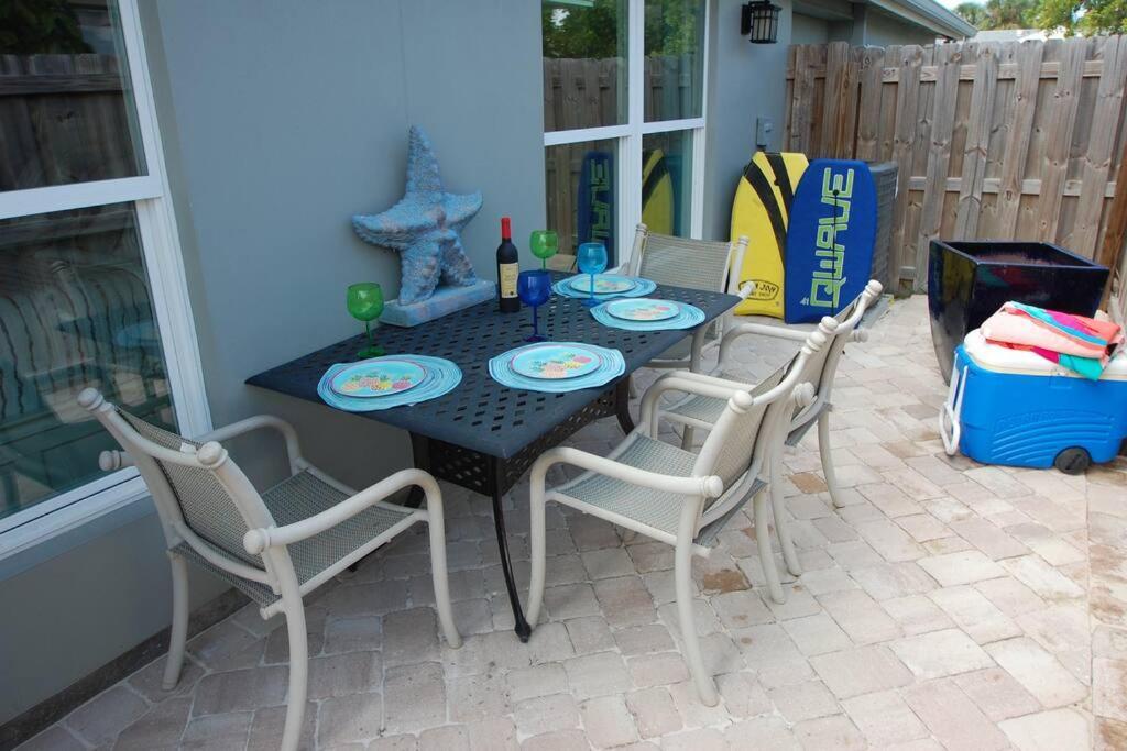 Bahamian Cottage - Heated Pool Walk To The Beach โคโคบีช ภายนอก รูปภาพ